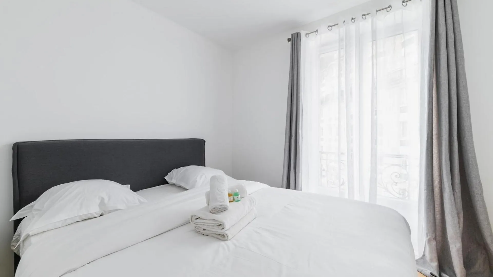 3 Pieces 55m2 Proche Metro - 15 - 4p - Flat-guest Apartament Paryż